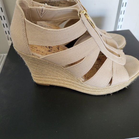 Sandals - Picture 6 of 6